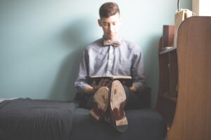 VIO脱毛の痛みが少ない学生や社会人向けの施術方法は？